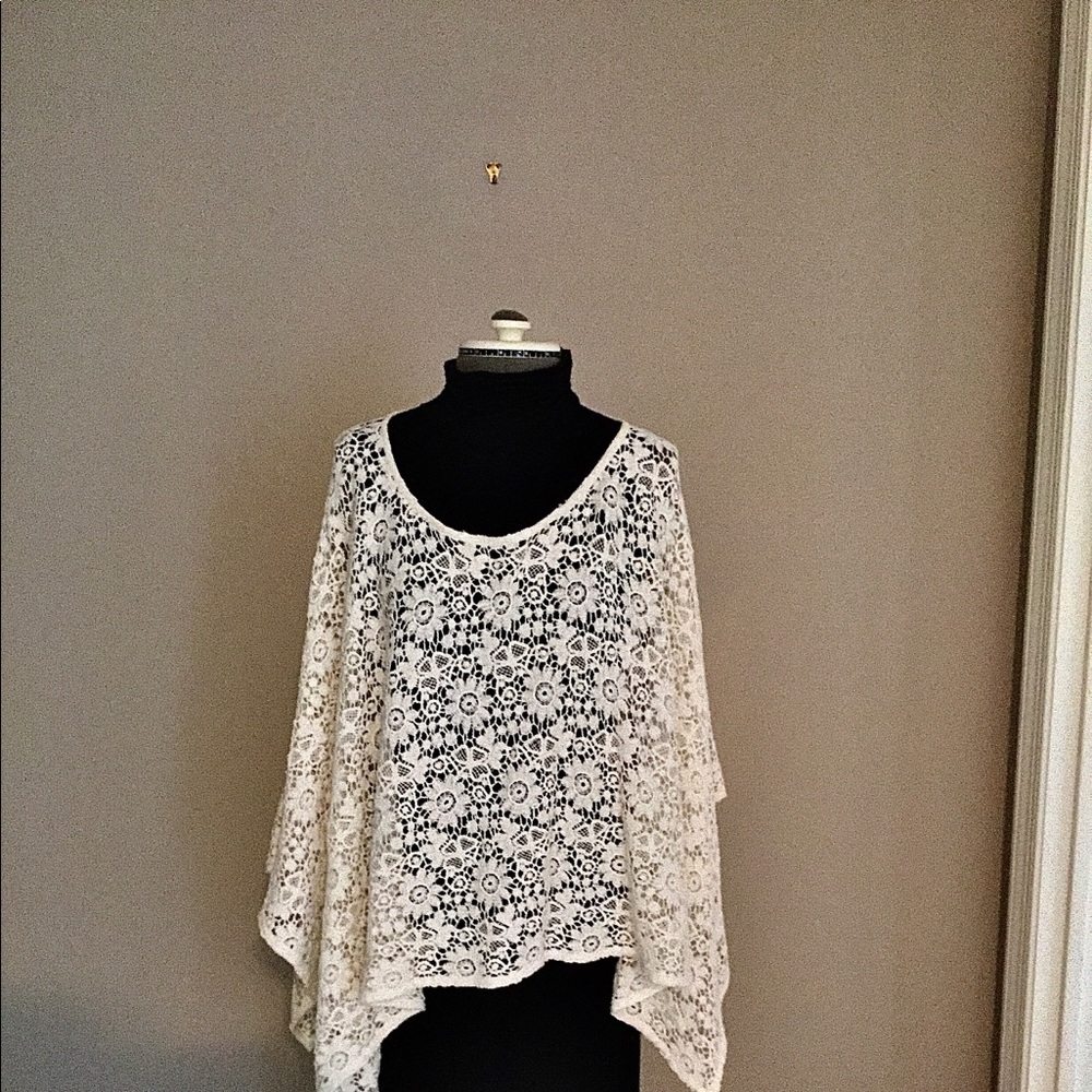 Cream lace topper